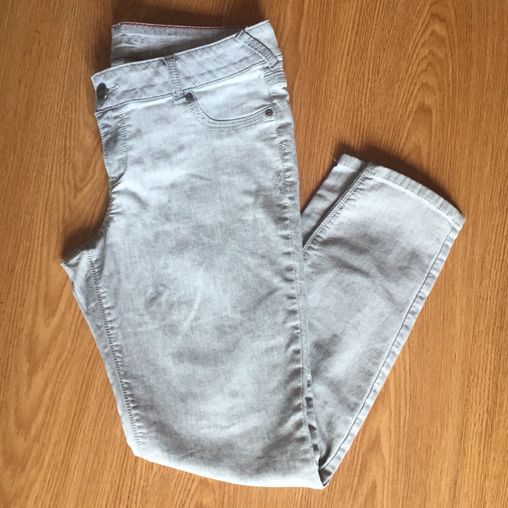 Maurices Jeggings Large (short)